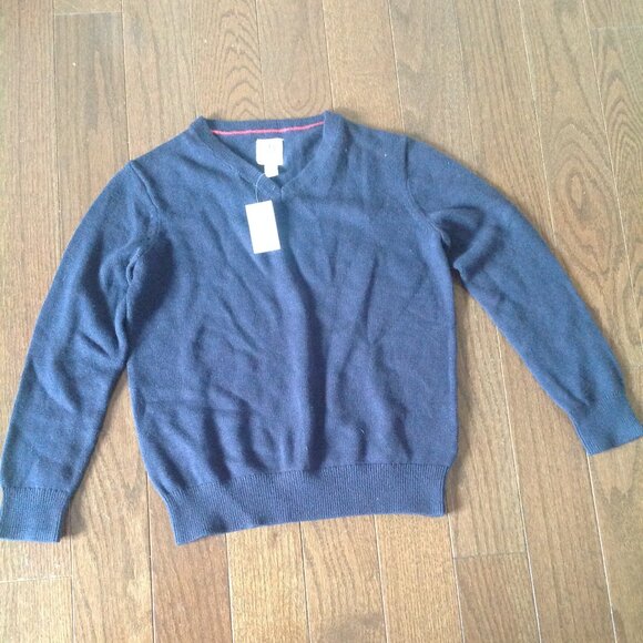 BRAND NEW Navy Blue Boy's V-neck Sweater Size 6-7 - Picture 1 of 3